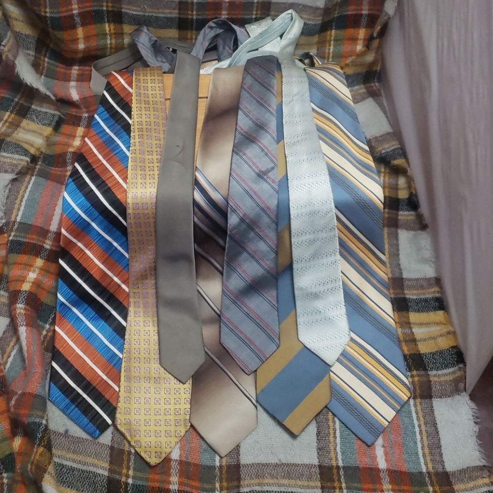 Lot of 8 vintage ties